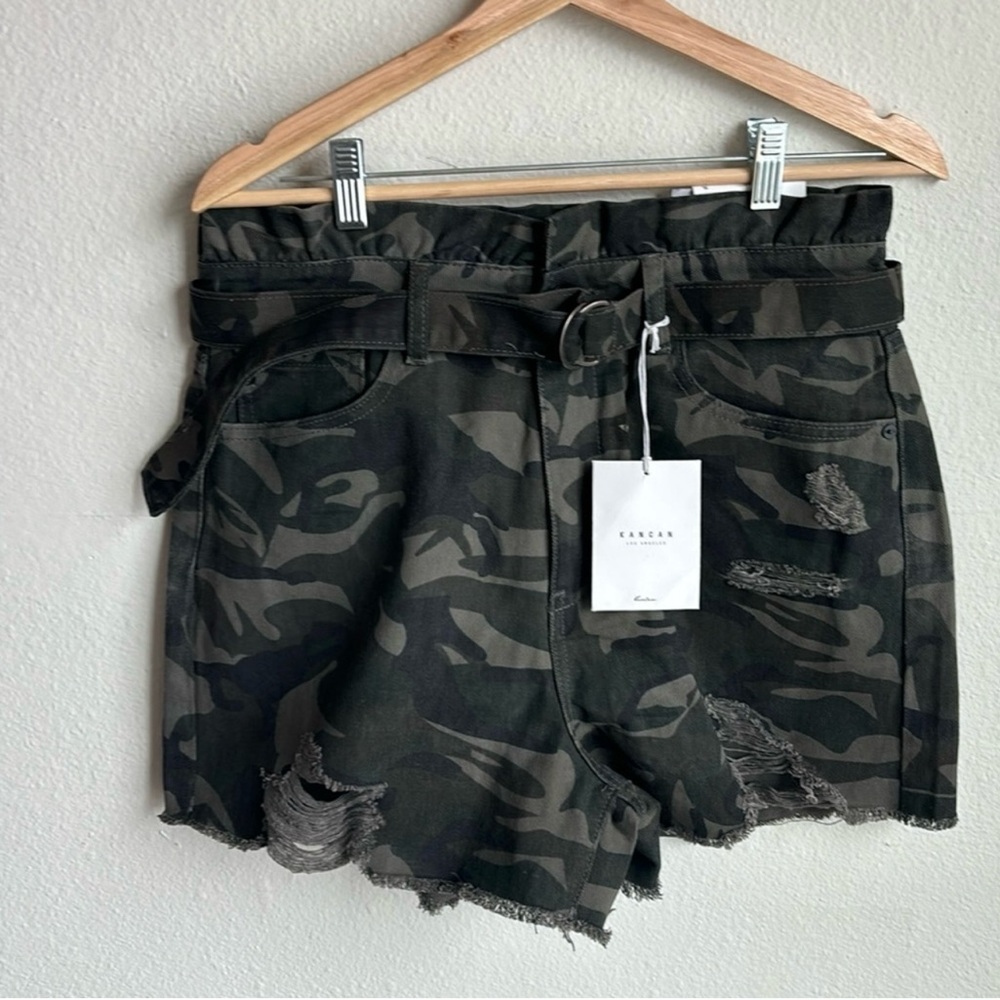 NWT KANCAN High Rise Camo Shorts Size XL New